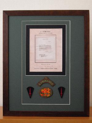 [Thumb - Z72-Operation Torch Certificate-Hugh Maines-No1 Commando plus 1st pattern No1 Insignia flanked by Commando Dagger patches..JPG]