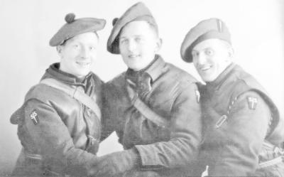 [Thumb - John Mavin, Fred Mather and his brother Ernie - Jan 1942.JPG]