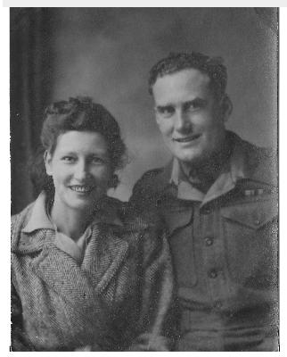 [Thumb - Robert Donnison (5 Commando) & wife Alice - 8 Sep 1945.jpg]