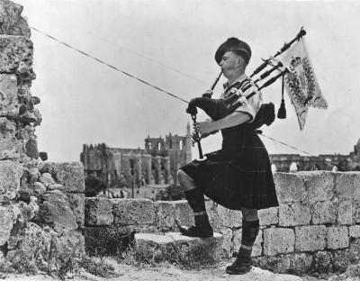 [Thumb - Piper Jimmy Lawson at Famagusta Cyprus 1941.jpg]