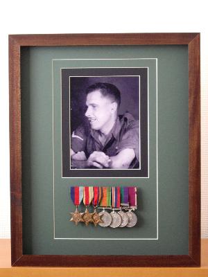 [Thumb - Z71-Portrait-Hugh Maines-No1 Commando-Burma-India 1944 plus campaign medals..JPG]